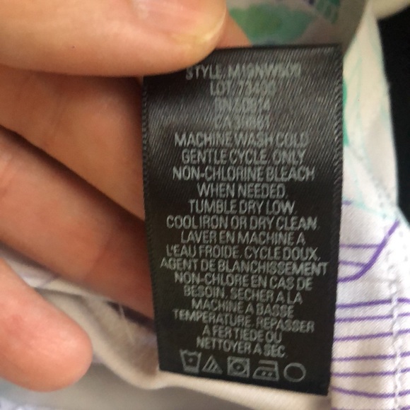 Sleeveless halter style top - Picture 5 of 5